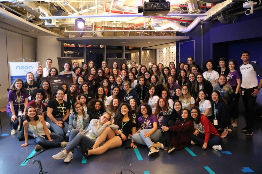 As mulheres por trás do Shehacks: um hackathon para mulheres universitárias